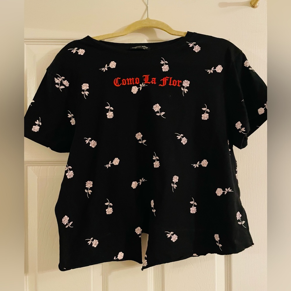 Como La Flor 🌺 ladies t shirt size XL
